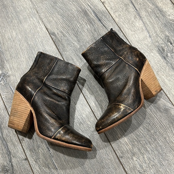 • Rag & Bone • Leather Distressed Ankle Heeled Booties Brown 39 / 9 Women’s - Picture 2 of 5